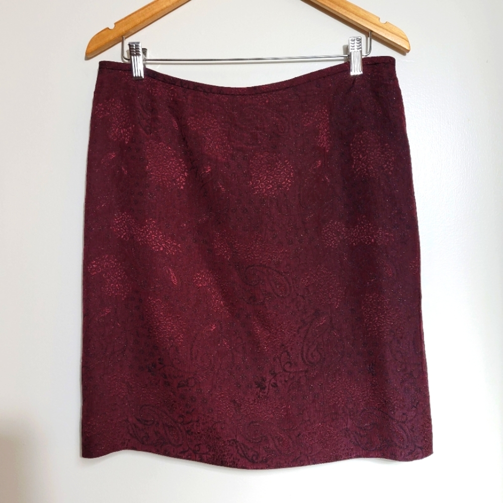 90s/Y2K style burgundy skirt with paisley/abstract detail througout | Size 14